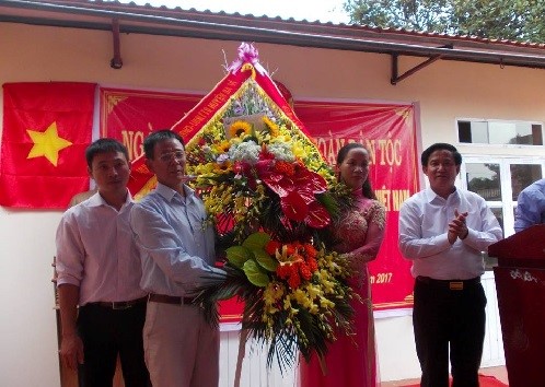 Thường trực HĐND huyện Ba Vì dự ngày hội Đại đoàn kết ở thôn Vật Lại 2